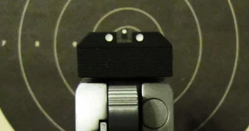 How To Aim A Pistol With A 3 Dot Sights